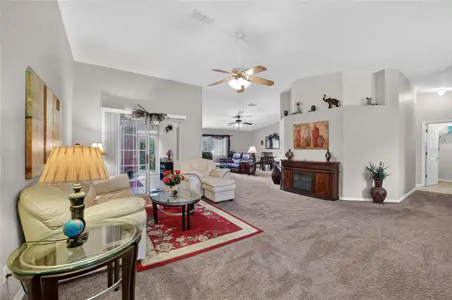 Listing Photo 8
