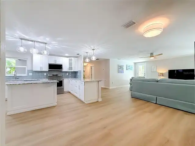 Listing Photo 16