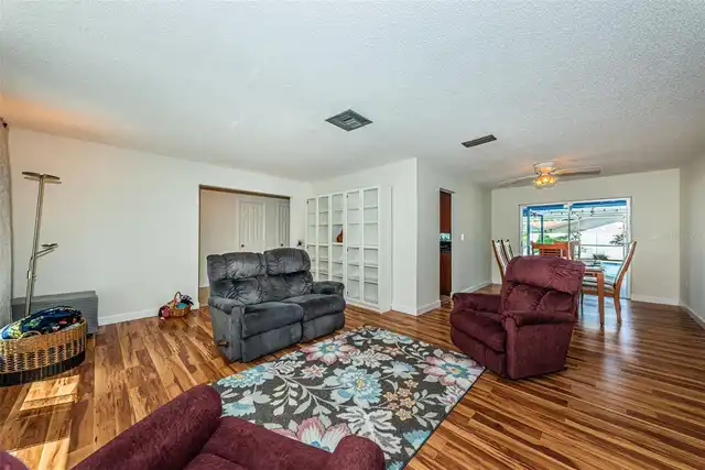 Listing Photo 10