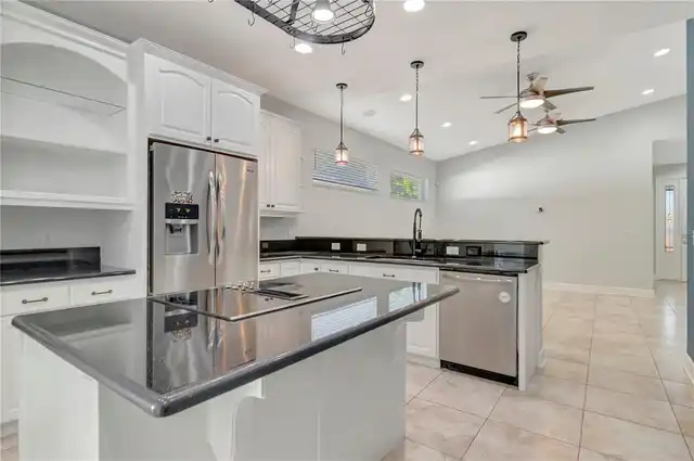 Listing Photo 11