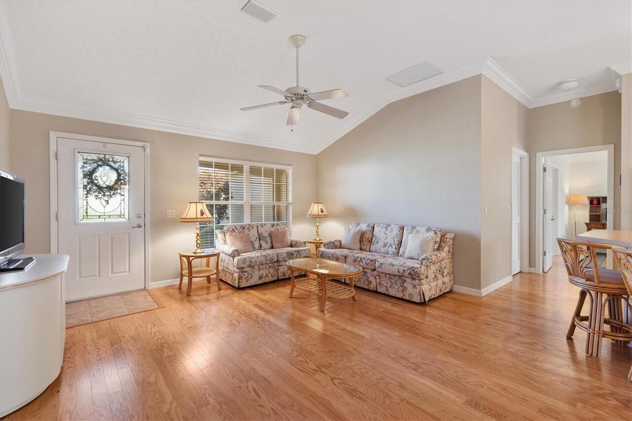 Listing Photo 9