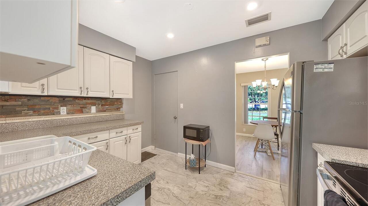 Listing Photo 16