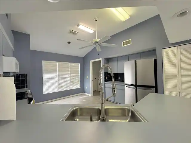 Listing Photo 10