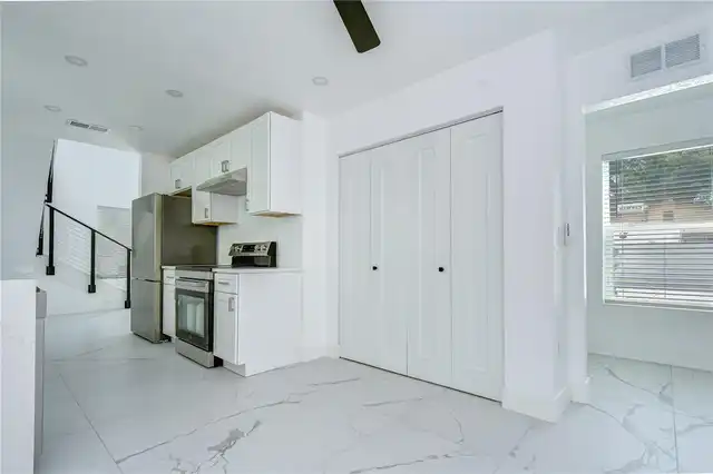 Listing Photo 10