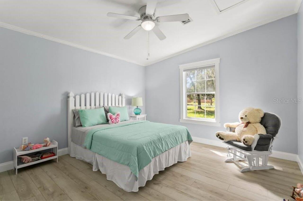 Listing Photo 9
