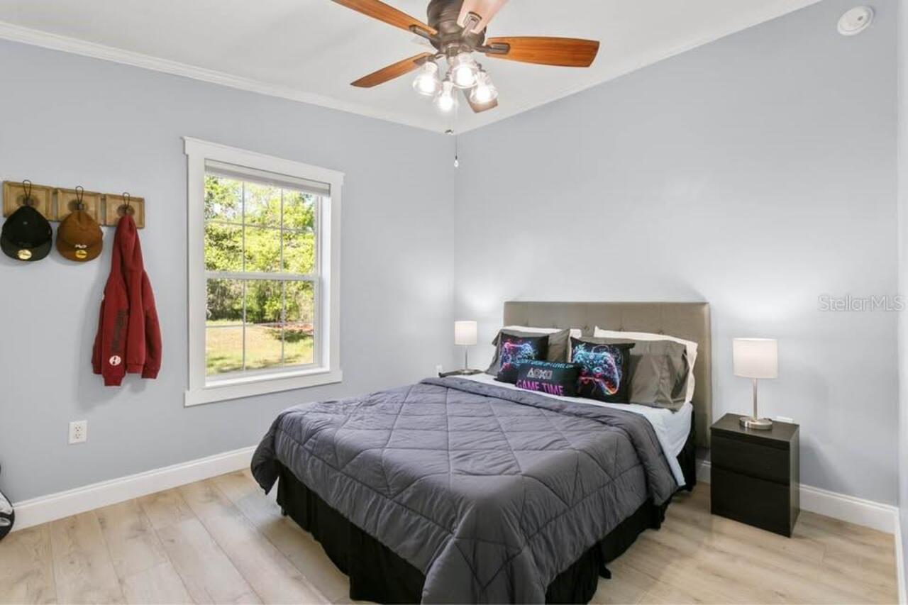 Listing Photo 10