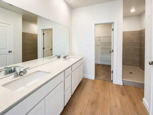 Listing Photo 8