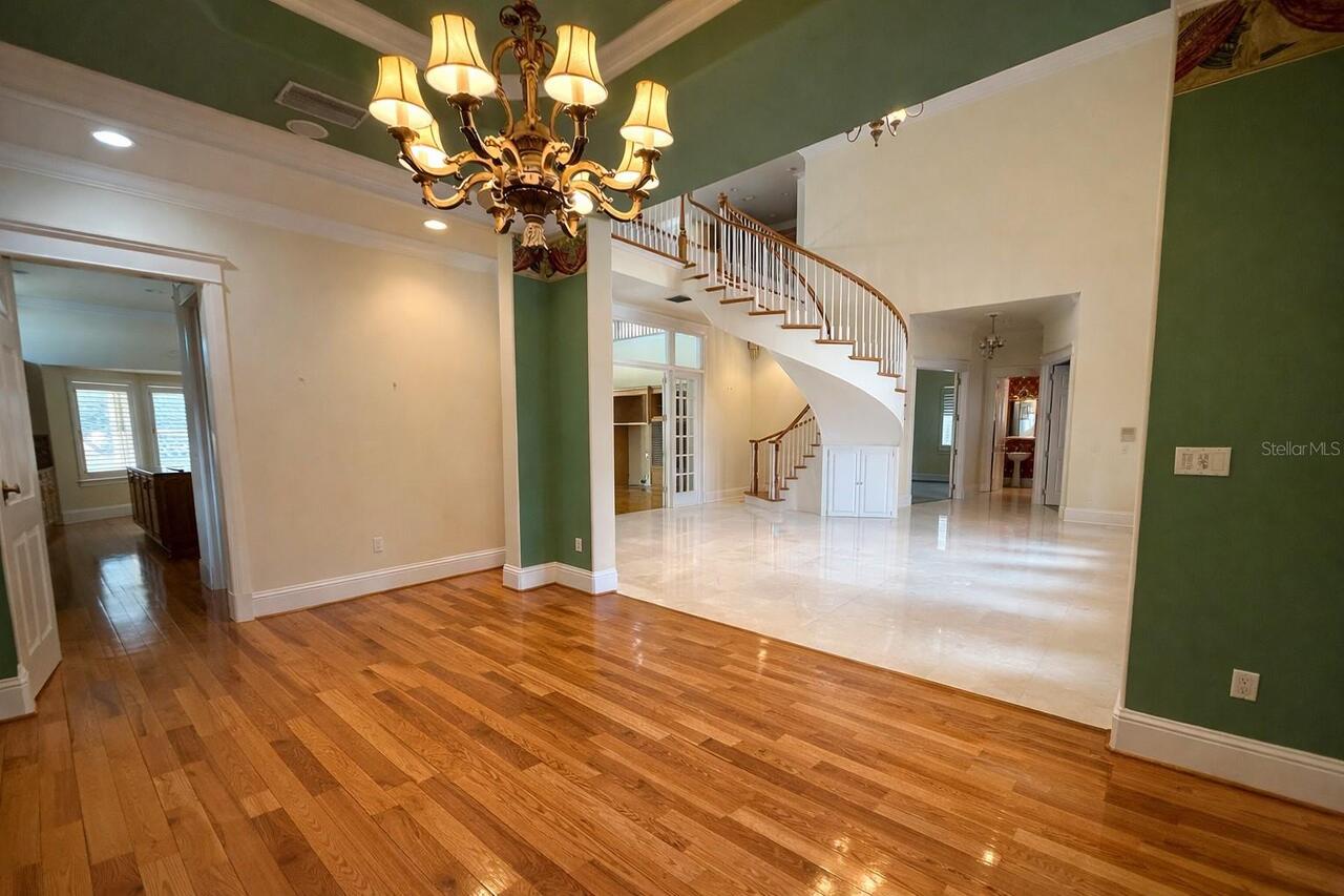 Listing Photo 12