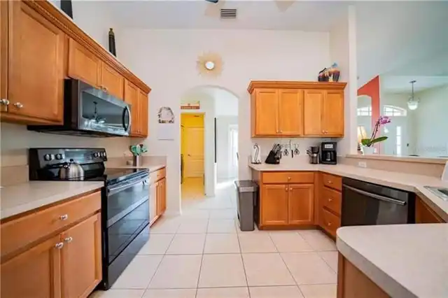 Listing Photo 12