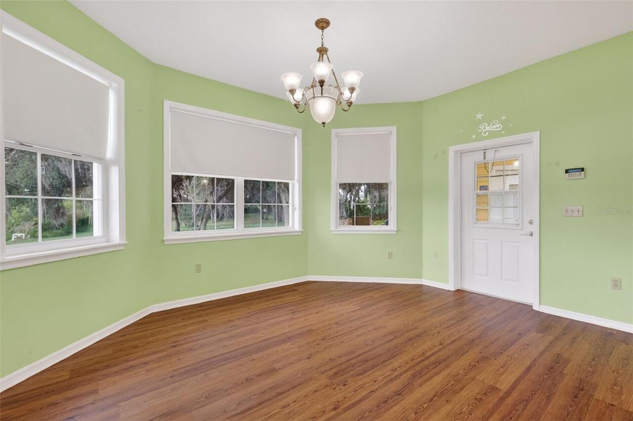 Listing Photo 10