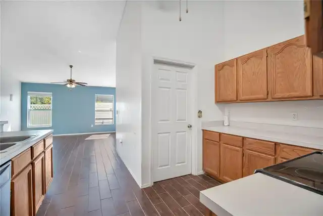 Listing Photo 6