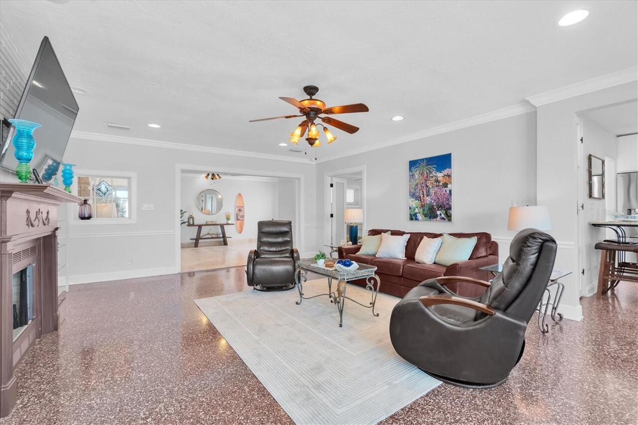 Listing Photo 8