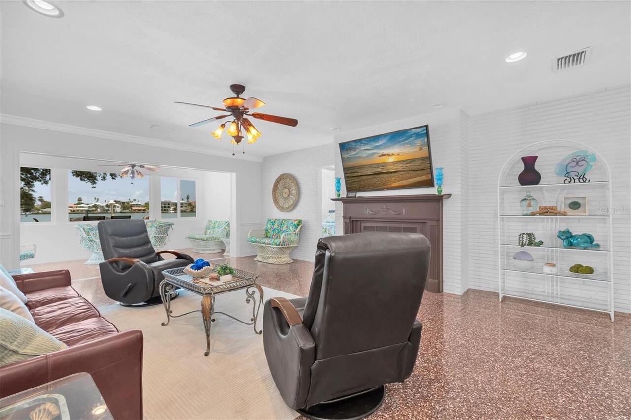 Listing Photo 10