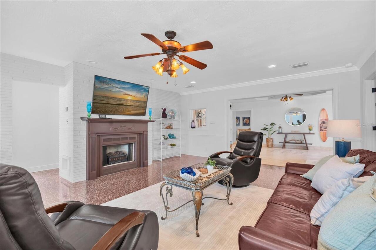 Listing Photo 11