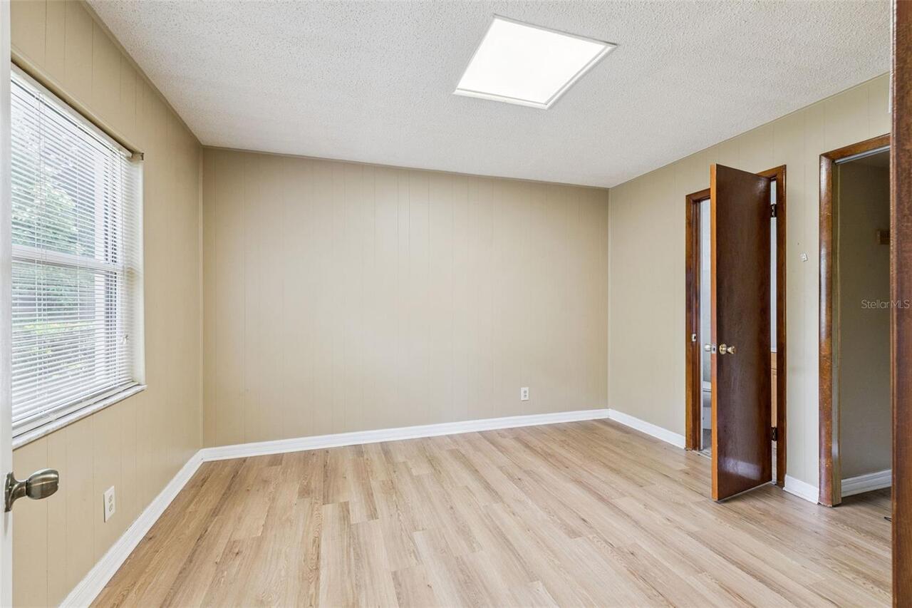 Listing Photo 17