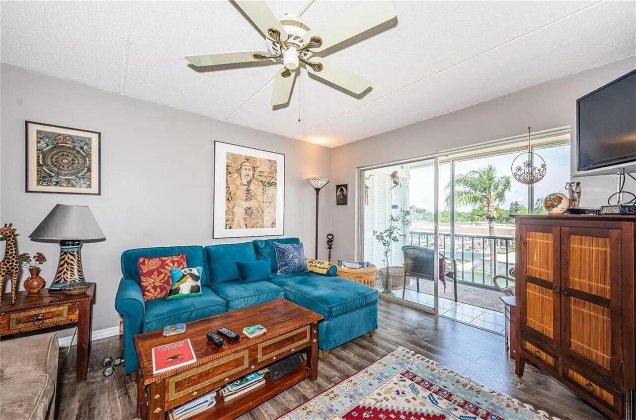 Listing Photo 10