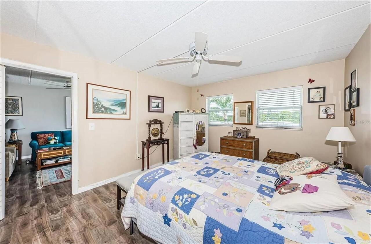 Listing Photo 11
