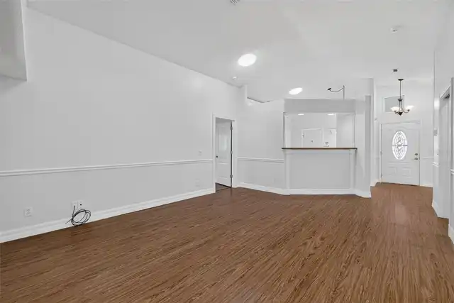 Listing Photo 7