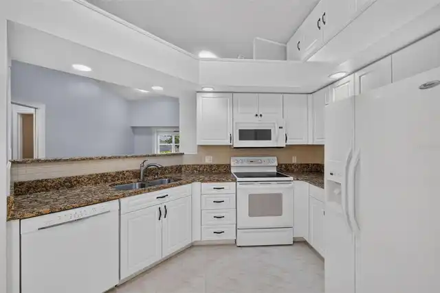 Listing Photo 14