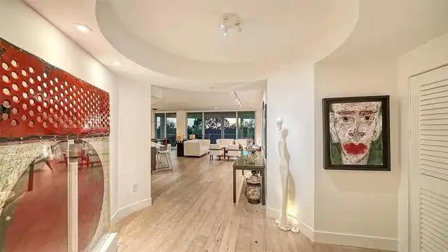 Listing Photo 10