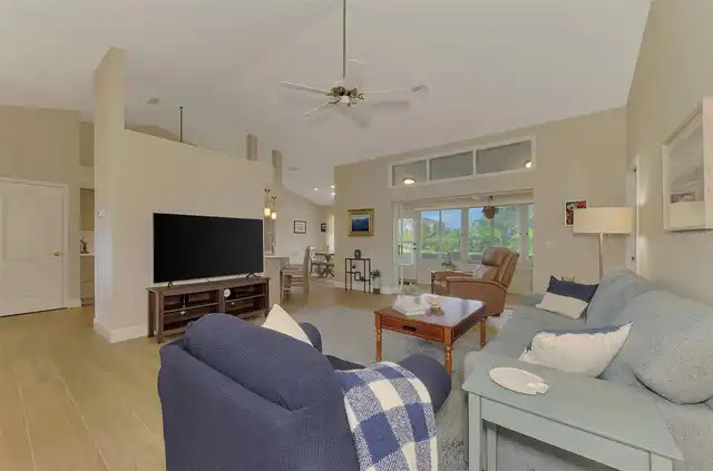 Listing Photo 14