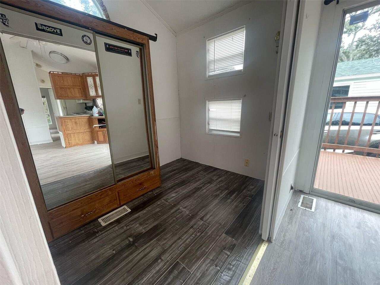 Listing Photo 8
