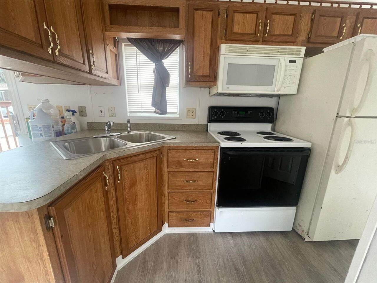 Listing Photo 10