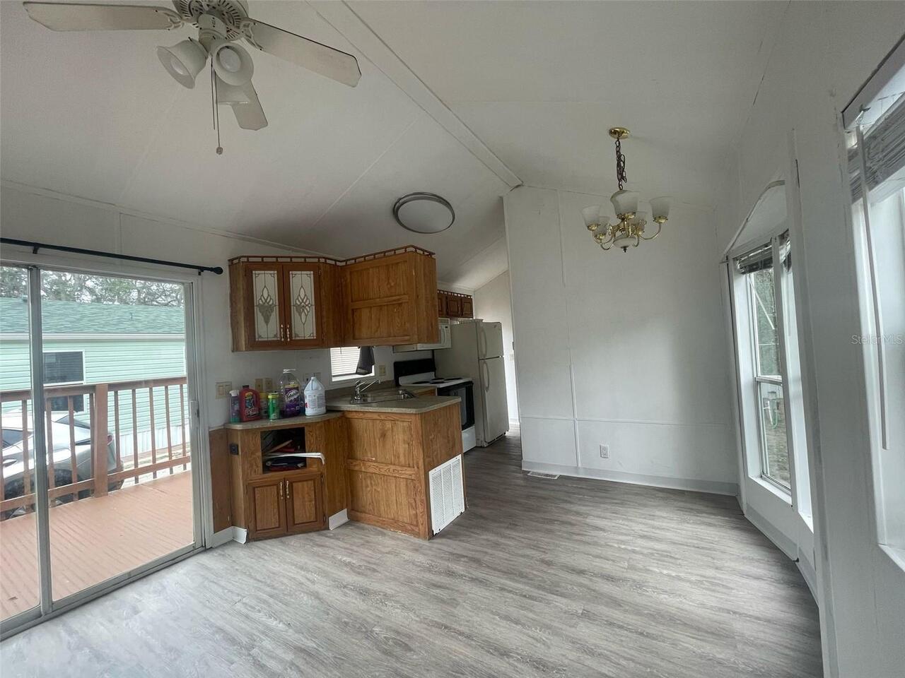 Listing Photo 12