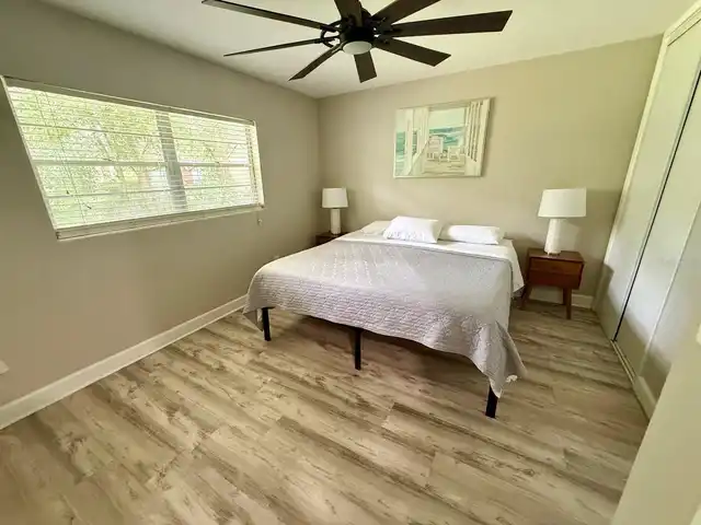 Listing Photo 11
