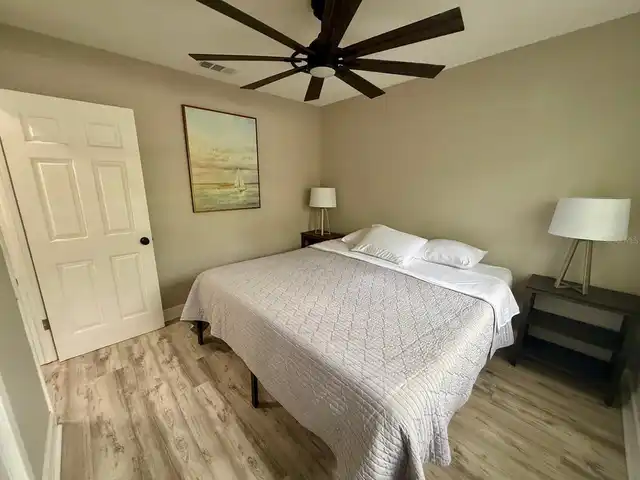 Listing Photo 12