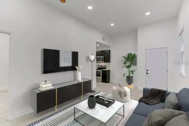 Listing Photo 10