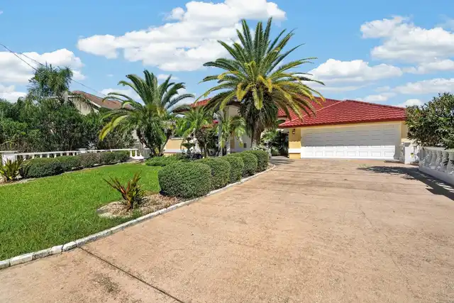 Listing Photo 6