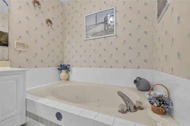 Listing Photo 25