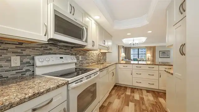 Listing Photo 9