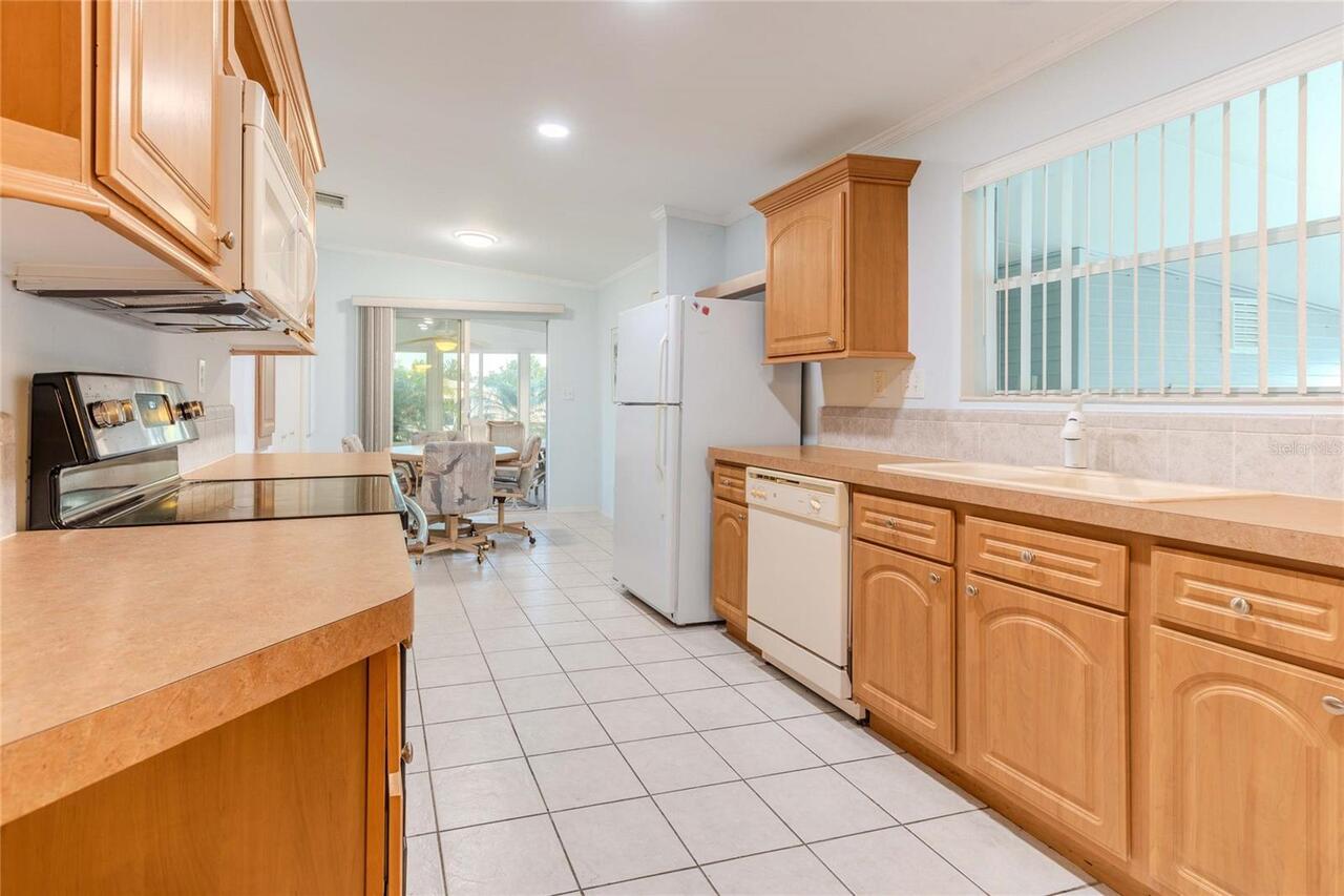 Listing Photo 10