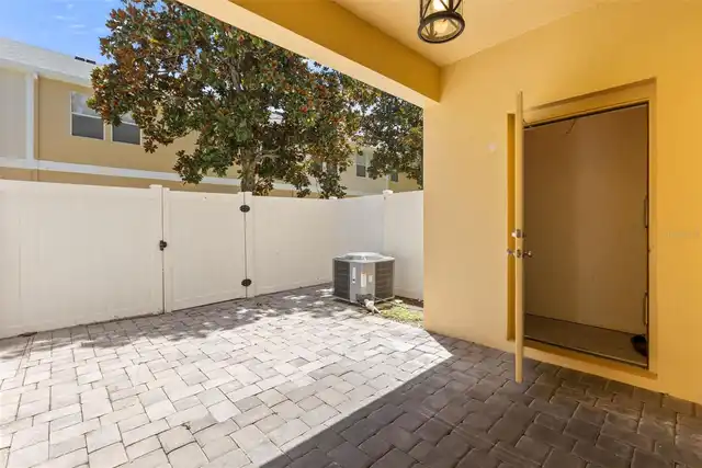 Listing Photo 14
