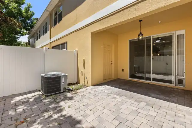 Listing Photo 12