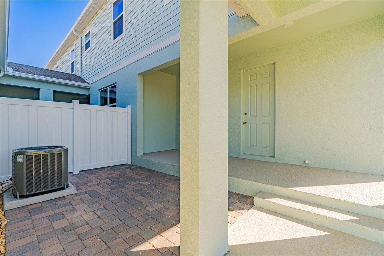 Listing Photo 10