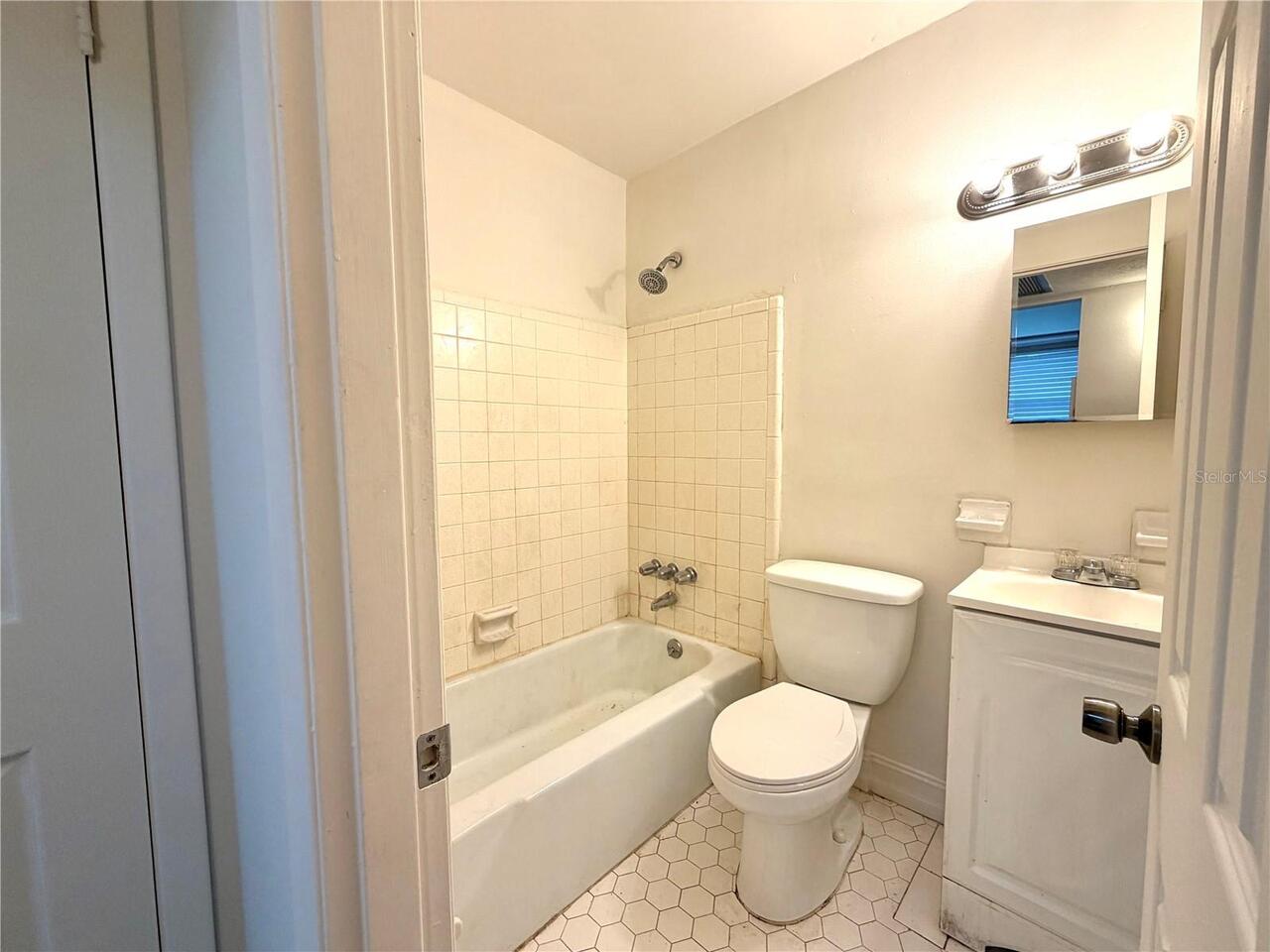 Listing Photo 7