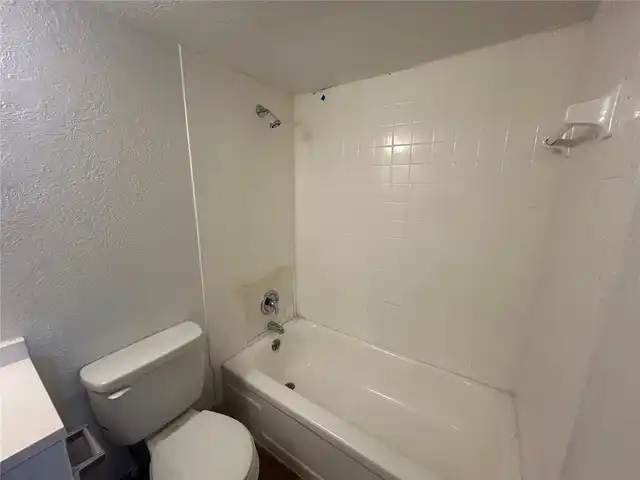 Listing Photo 9