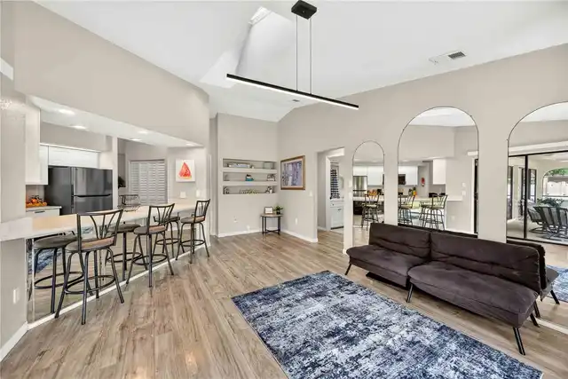 Listing Photo 17