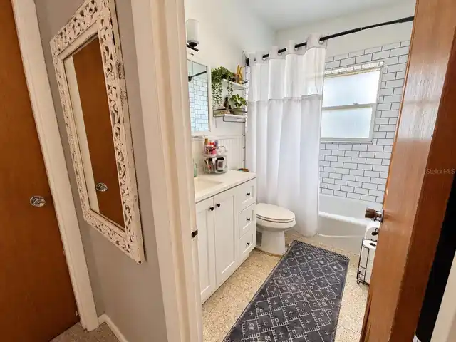 Listing Photo 10