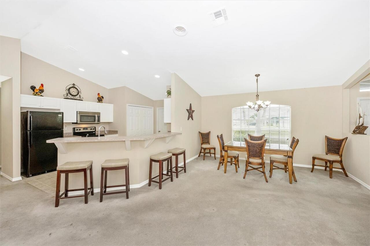 Listing Photo 12