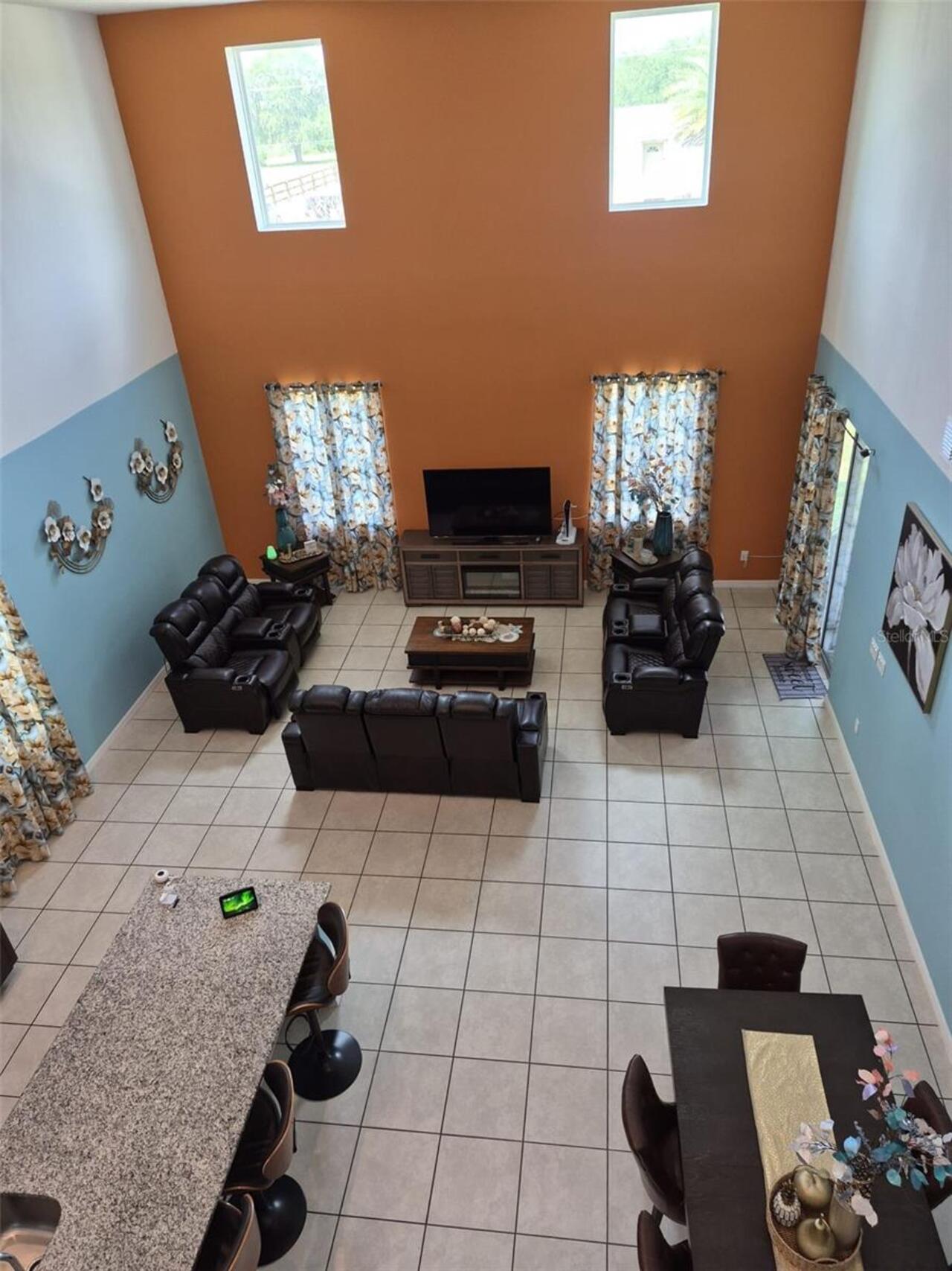 Listing Photo 11