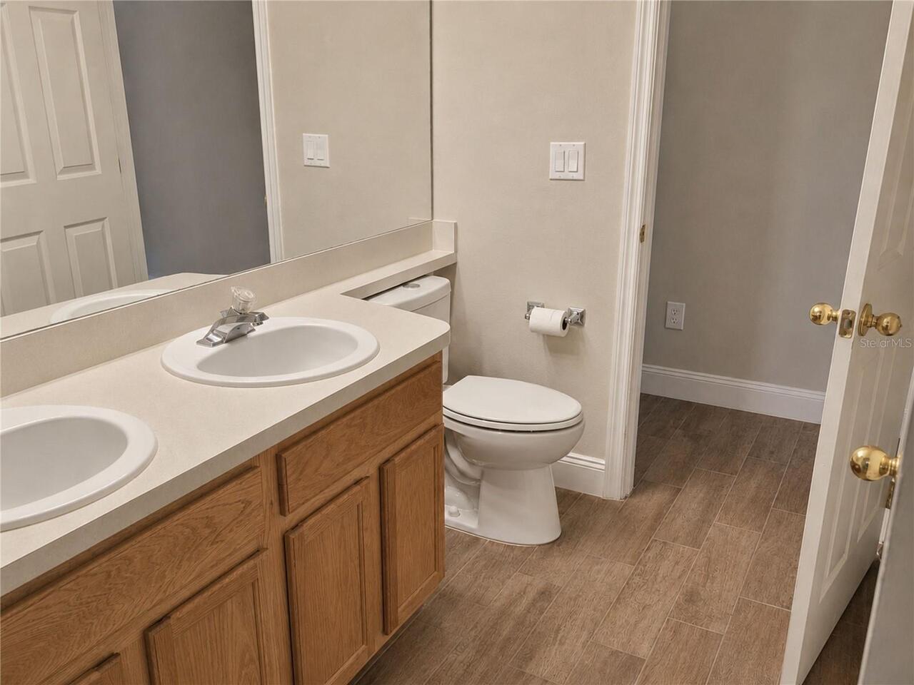 Listing Photo 12
