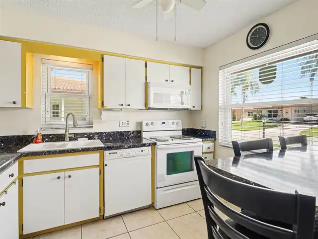 Listing Photo 9