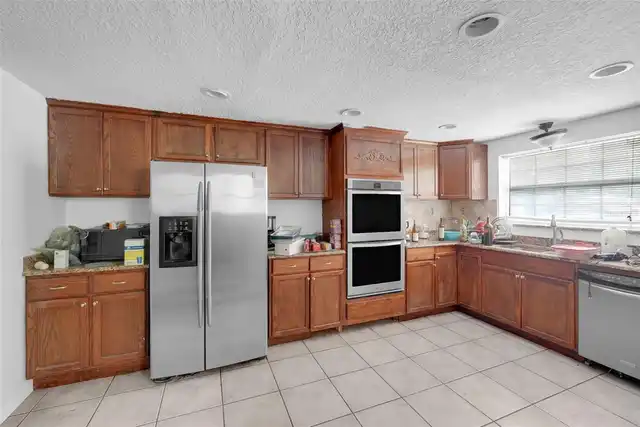 Listing Photo 10