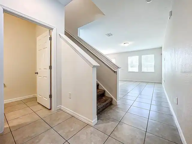 Listing Photo 12