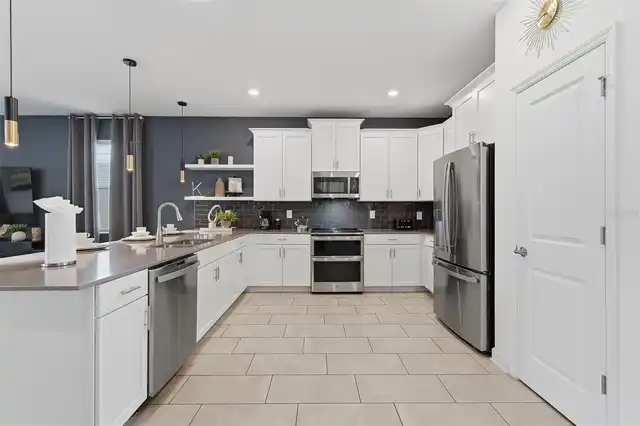 Listing Photo 11