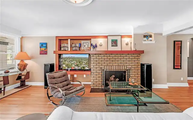 Listing Photo 9